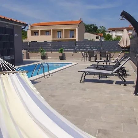 Flego With Private Swimming Pool And Big Outside Space * Funtana