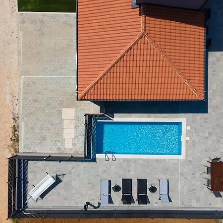 아파트 Flego With Private Swimming Pool And Big Outside Space 푼타나